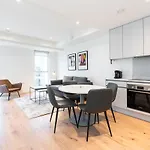 The Hunt One Apartment *