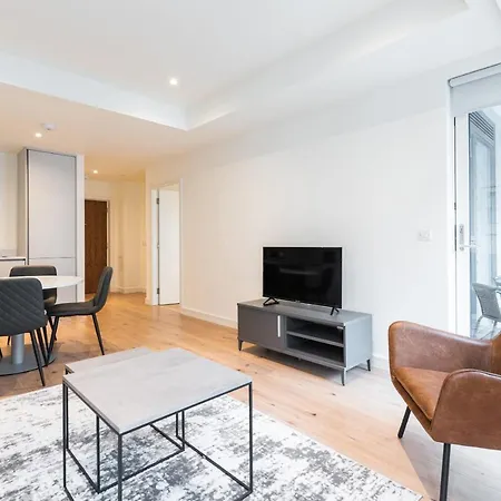 The Hunt One דבלין